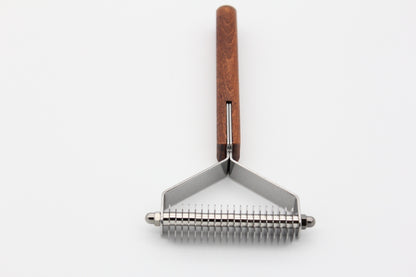 TCS Wooden Stripping Comb 20-Blade Wide
